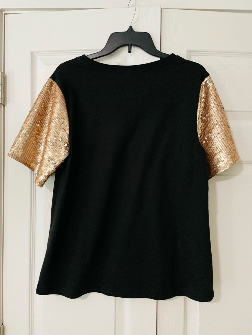 GAMEDAY COUTURE New Orleans SAINTS Short Sleeve Sequin Sleeve Tee - Black & Gold - Picture 2 of 7